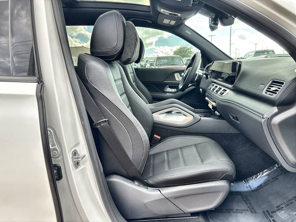 Thumbnail: 2026 Mercedes-Benz GLS - 28