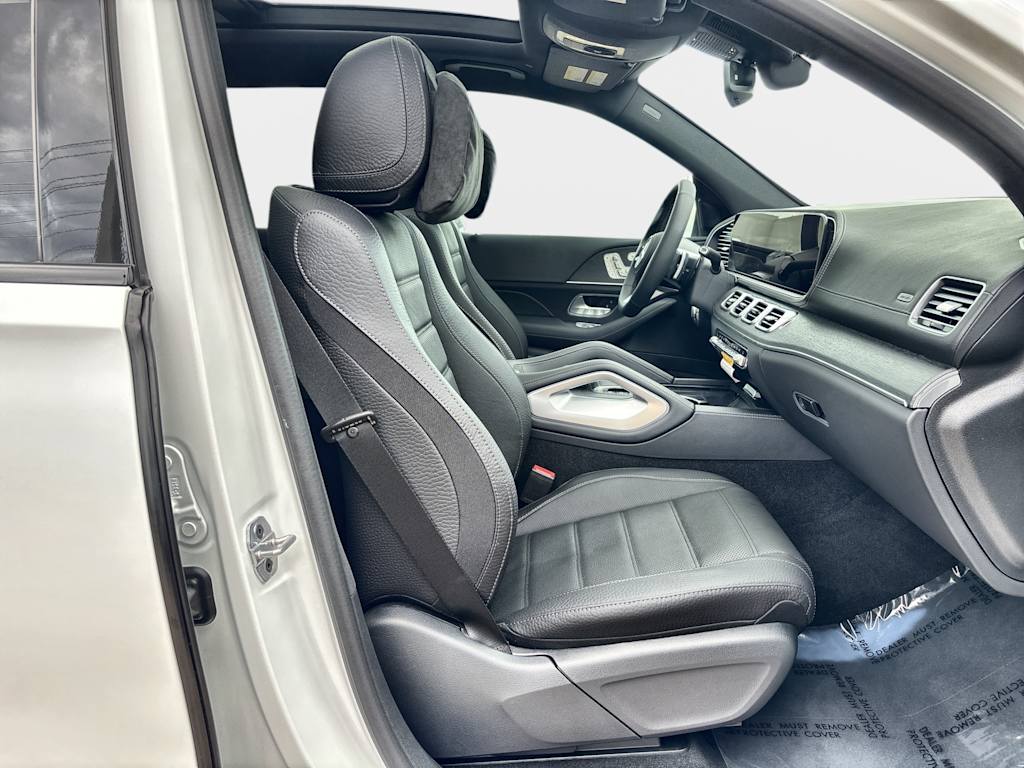 Thumbnail: 2026 Mercedes-Benz GLS - 28