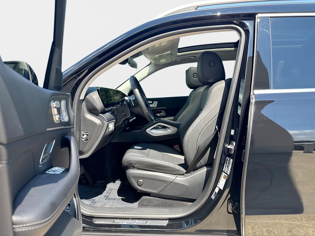 Thumbnail: 2026 Mercedes-Benz GLS - 23