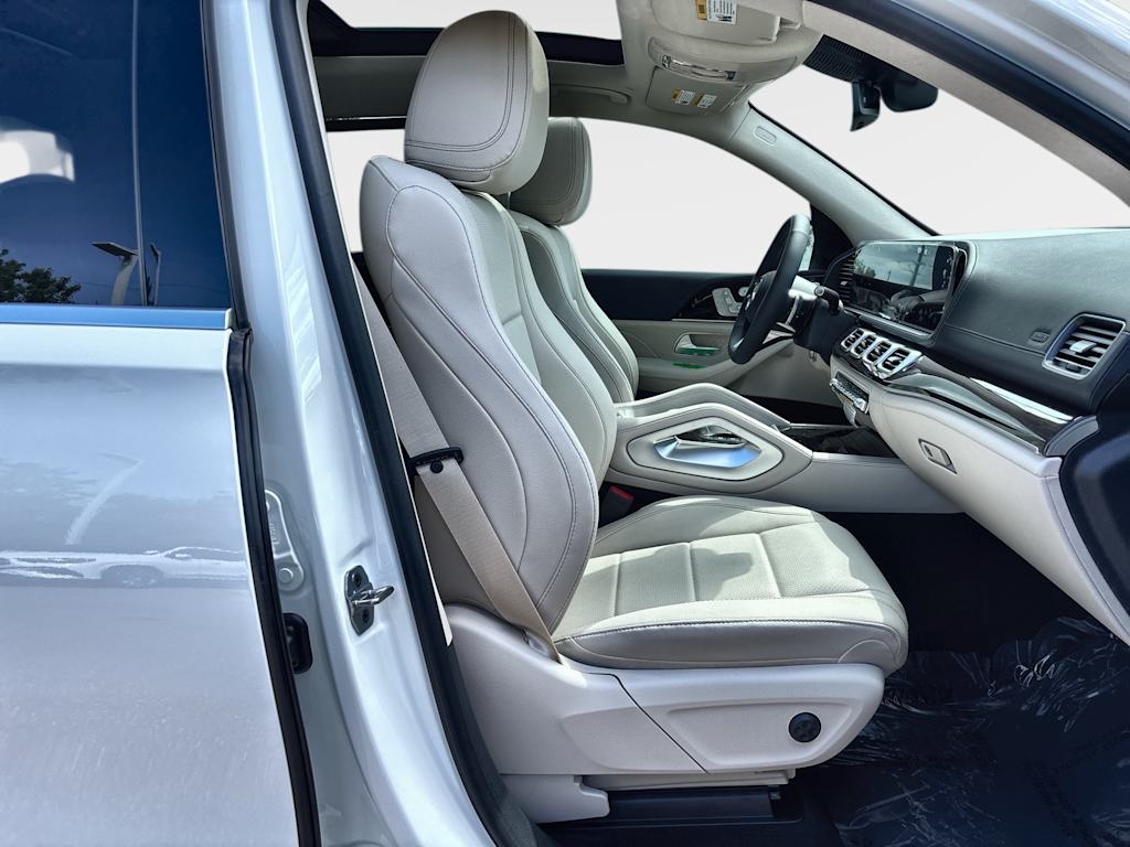 Thumbnail: 2026 Mercedes-Benz GLS - 20
