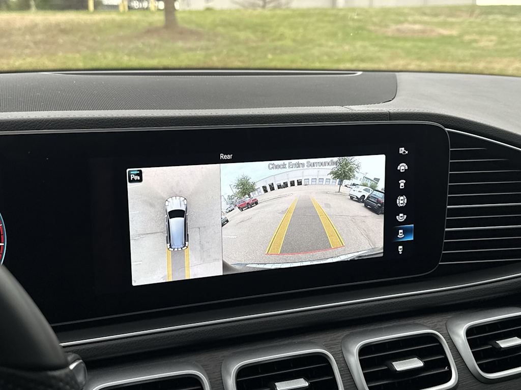 Thumbnail: 2023 Mercedes-Benz GLS - 14