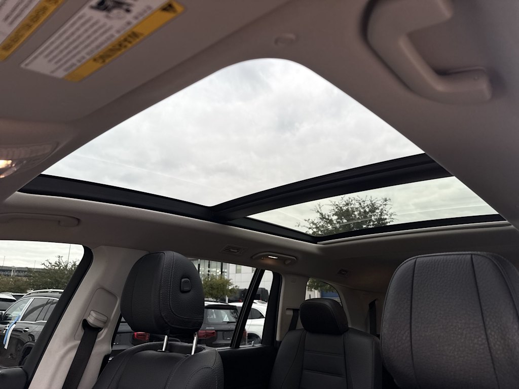 Thumbnail: 2023 Mercedes-Benz GLS - 22