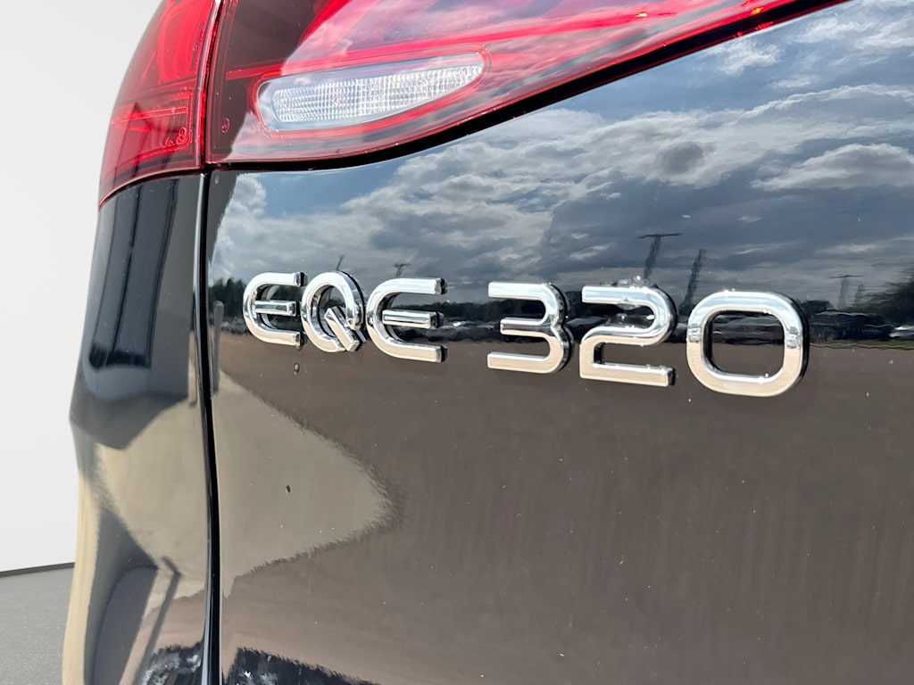 Thumbnail: 2027 Mercedes-Benz EQE - 7