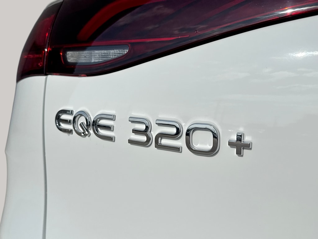 Thumbnail: 2027 Mercedes-Benz EQE - 7