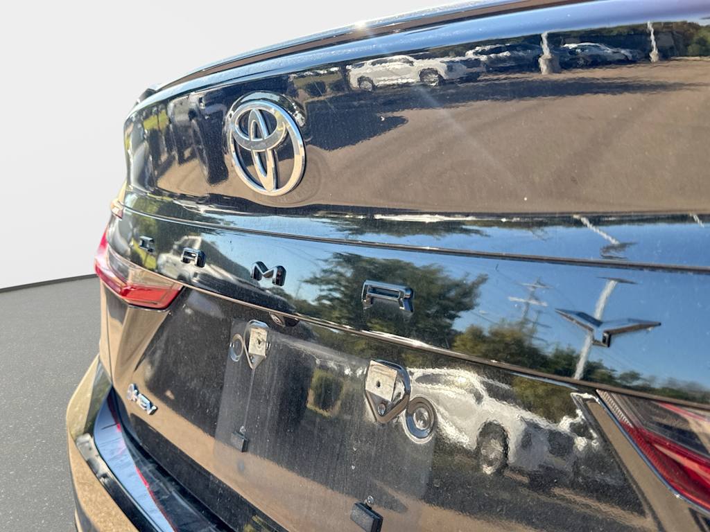 Thumbnail: 2025 Toyota Camry - 23