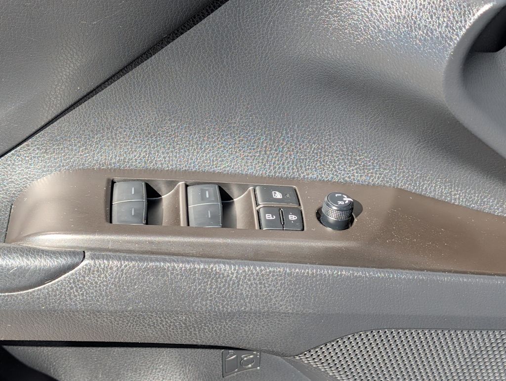 Thumbnail: 2023 Toyota Camry - 24