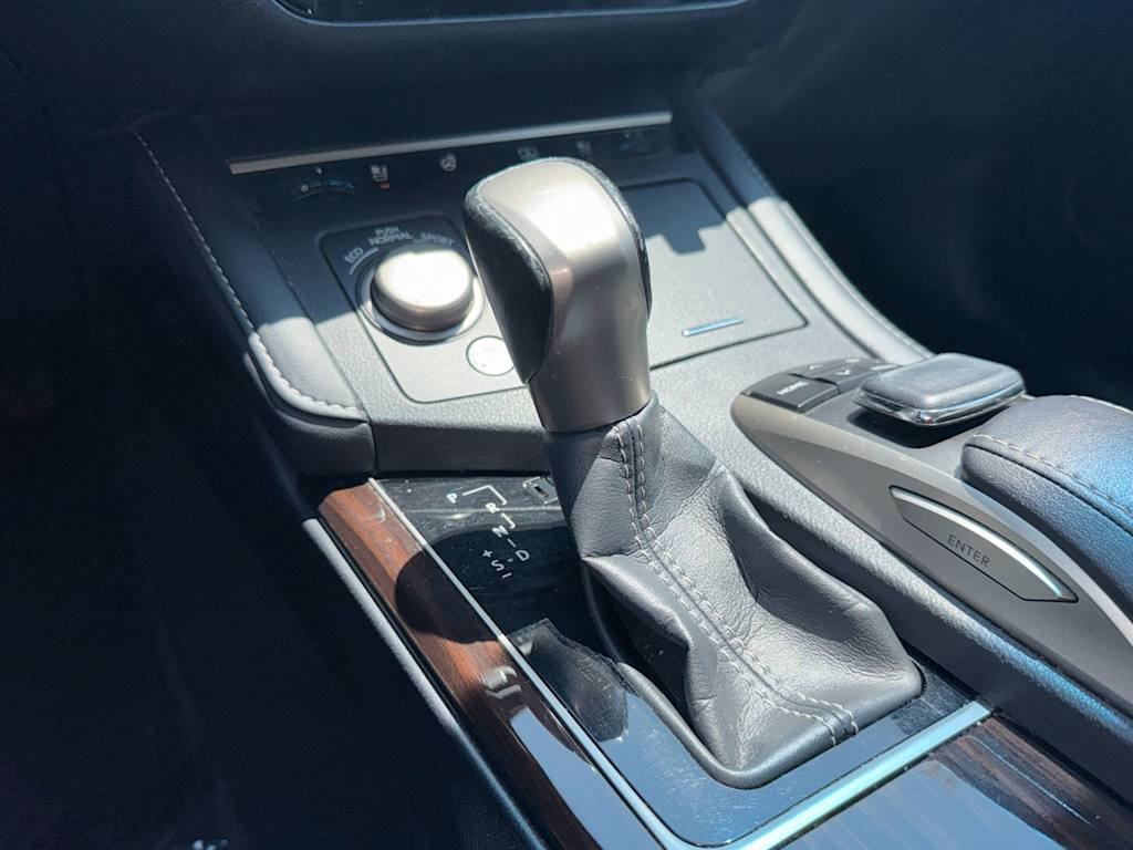 Thumbnail: 2017 Lexus ES - 28