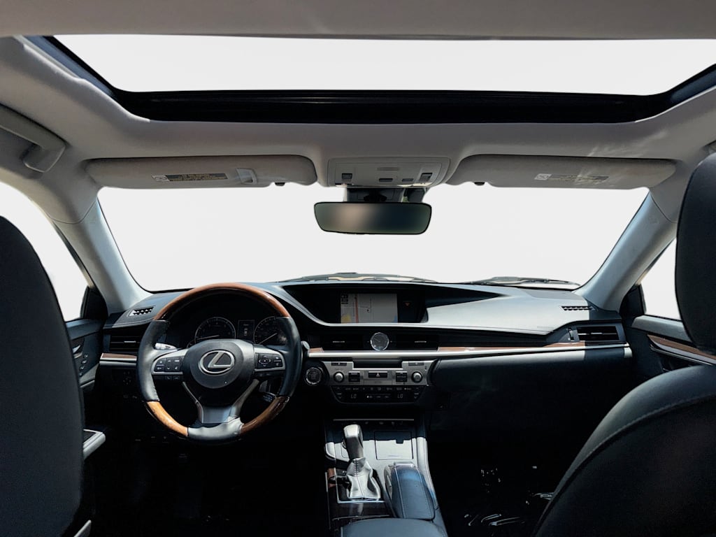 Thumbnail: 2017 Lexus ES - 2