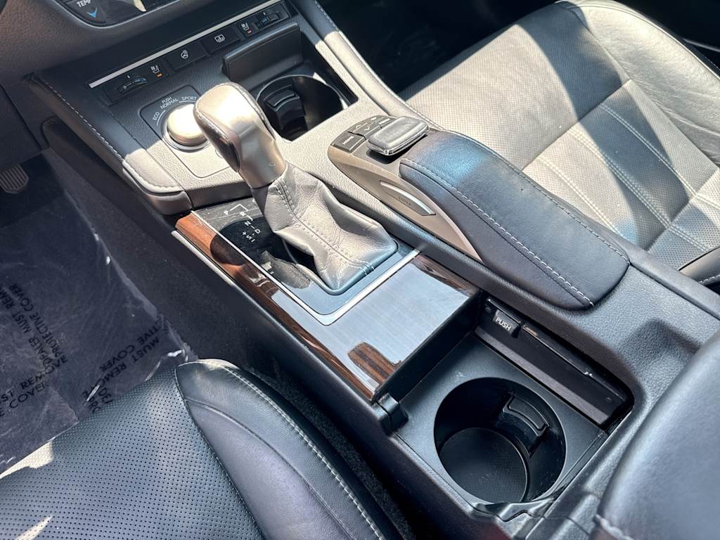 Thumbnail: 2017 Lexus ES - 15