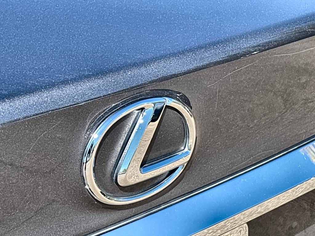 Thumbnail: 2018 Lexus ES - 24