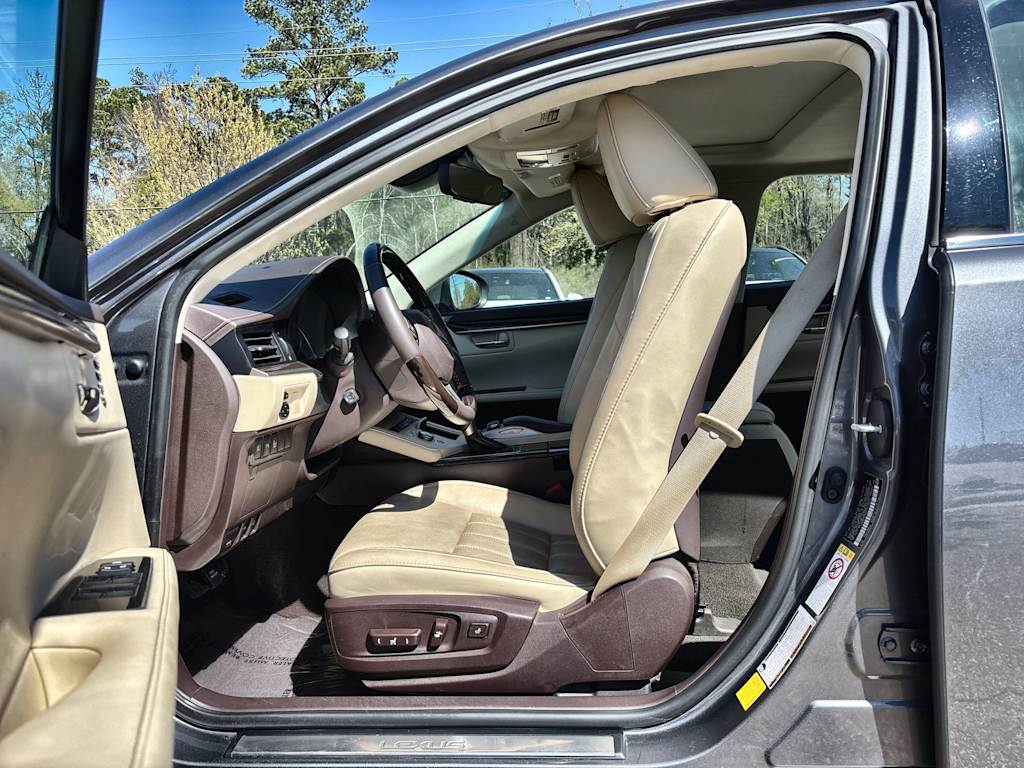 Thumbnail: 2018 Lexus ES - 11