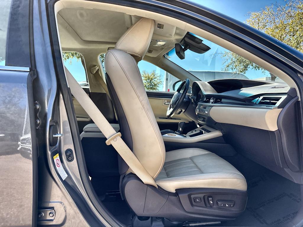 Thumbnail: 2018 Lexus ES - 21