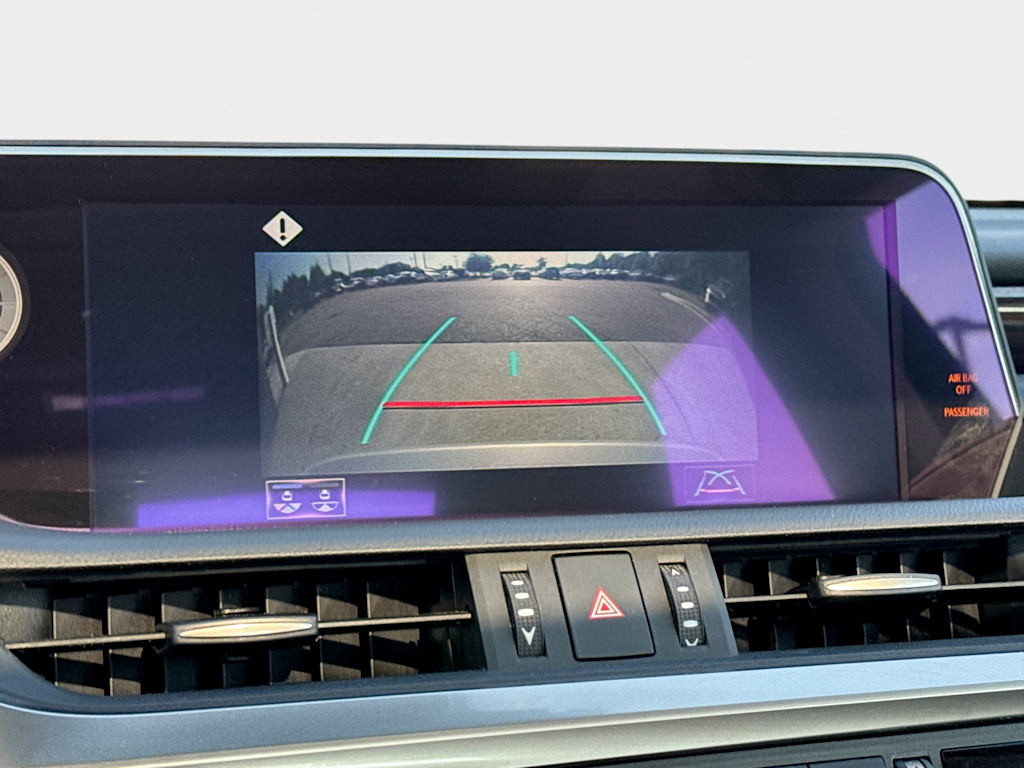 Thumbnail: 2021 Lexus ES - 14