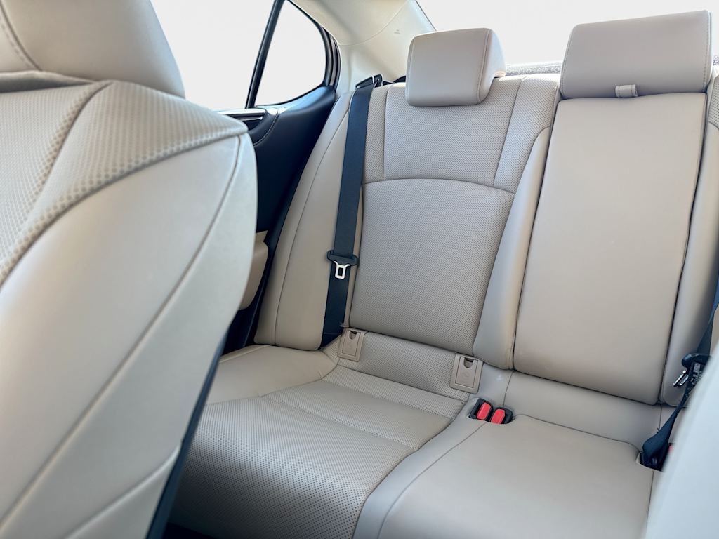 Thumbnail: 2021 Lexus ES - 27