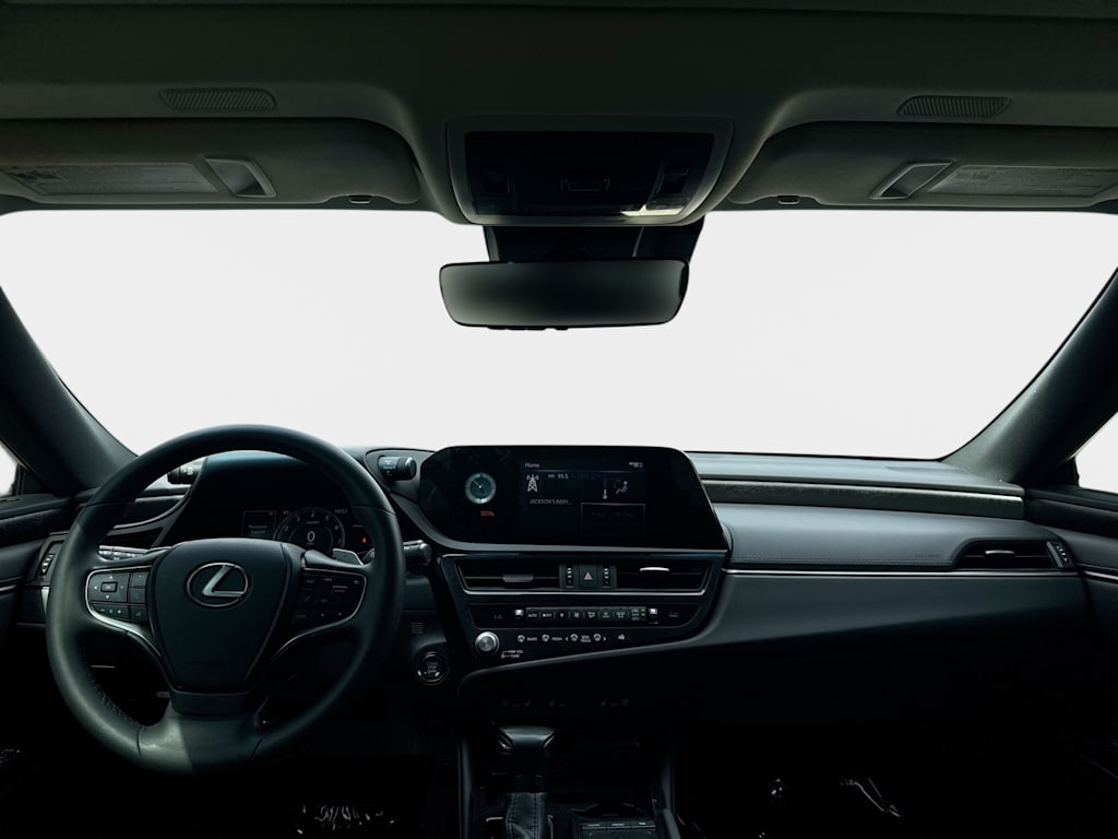 Thumbnail: 2022 Lexus ES - 2