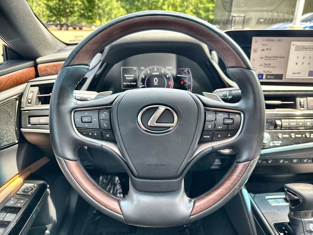 Thumbnail: 2024 Lexus ES - 10