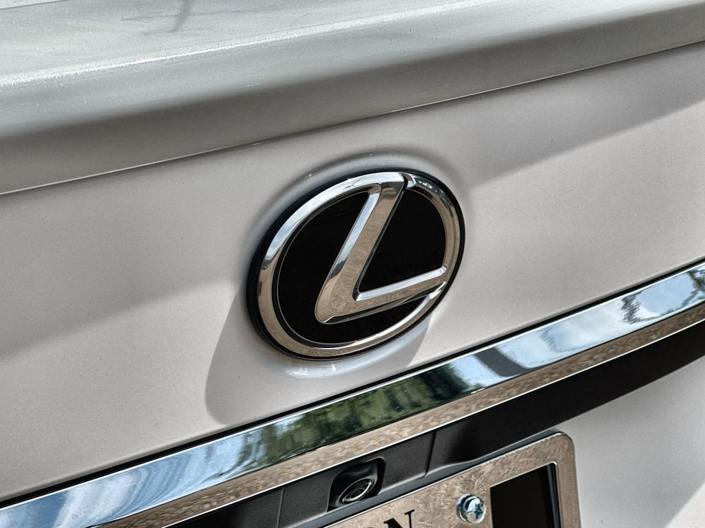 Thumbnail: 2024 Lexus ES - 24