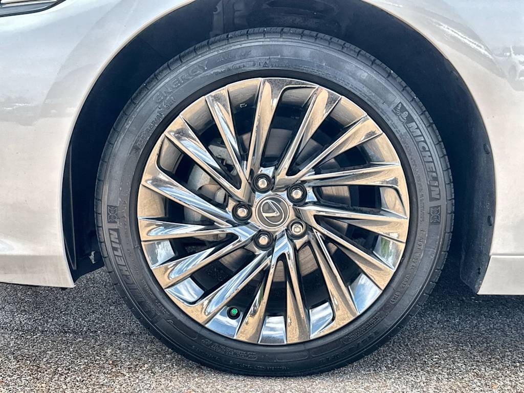 Thumbnail: 2024 Lexus ES - 8