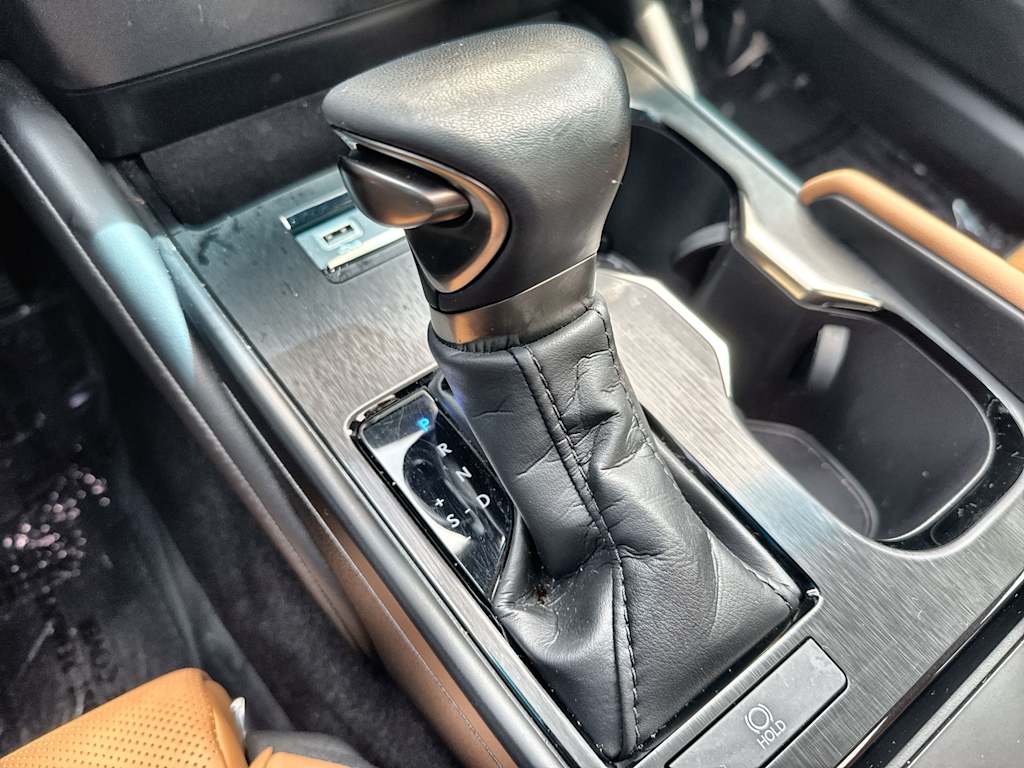 Thumbnail: 2024 Lexus ES - 27