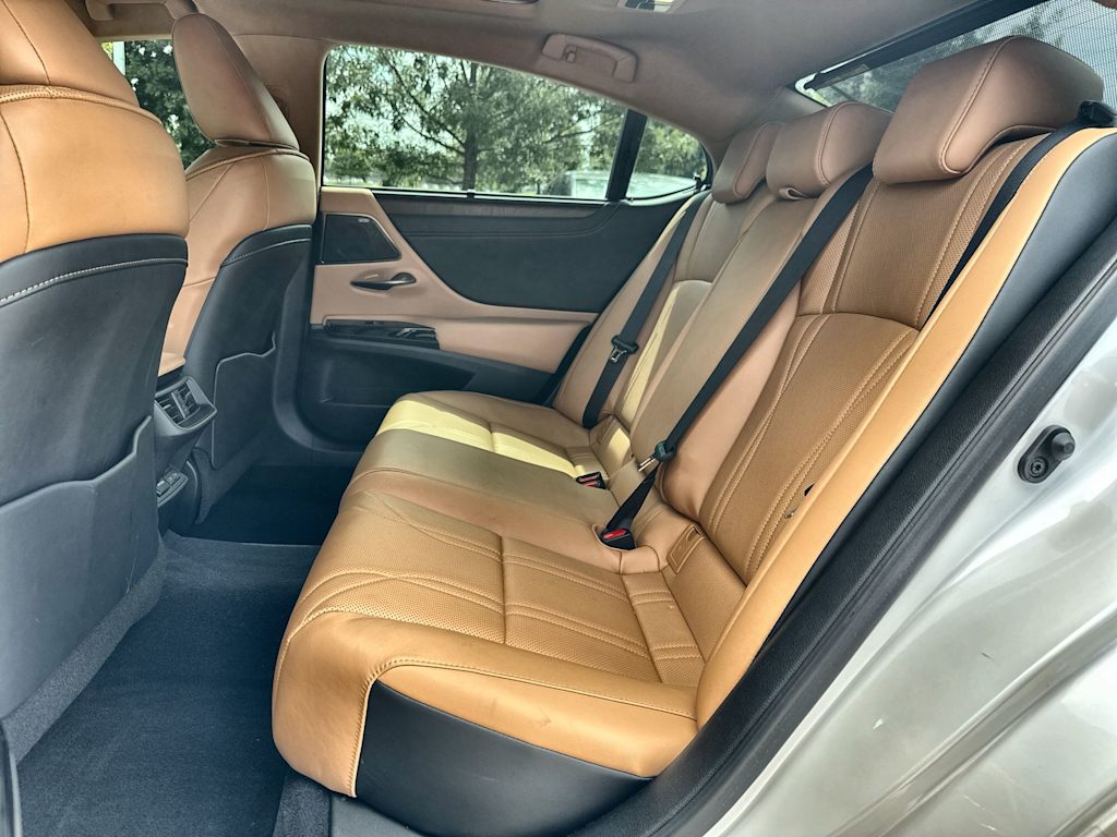 Thumbnail: 2024 Lexus ES - 13