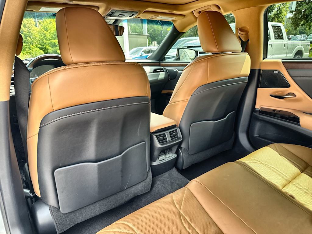 Thumbnail: 2024 Lexus ES - 25