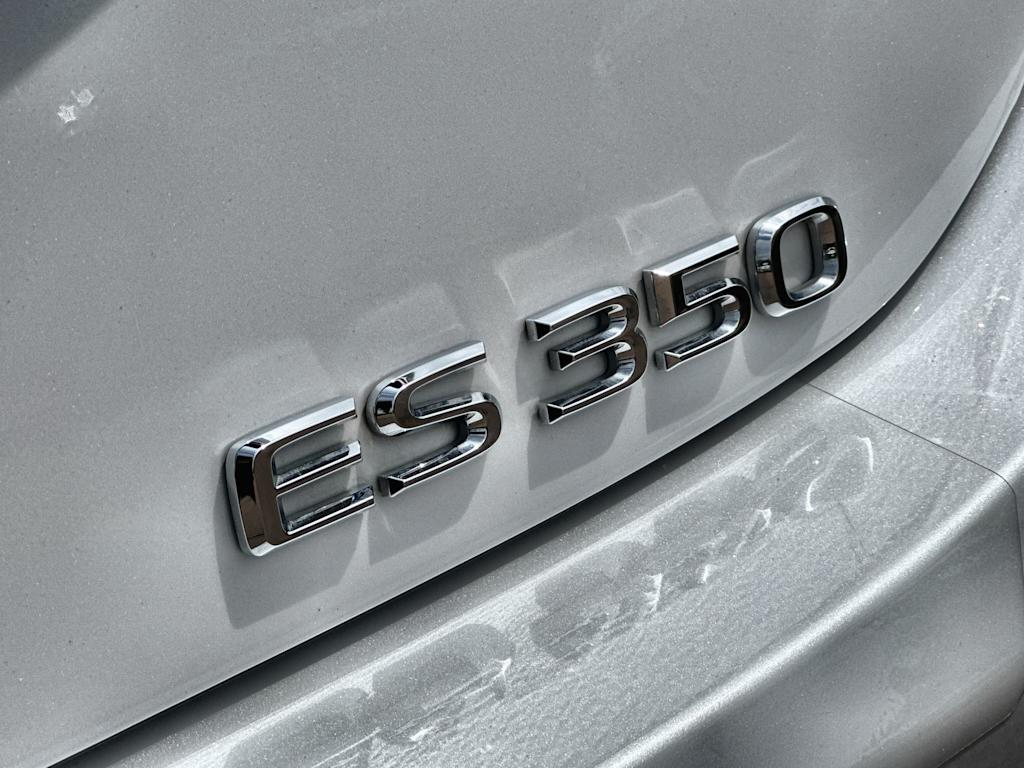 Thumbnail: 2024 Lexus ES - 7