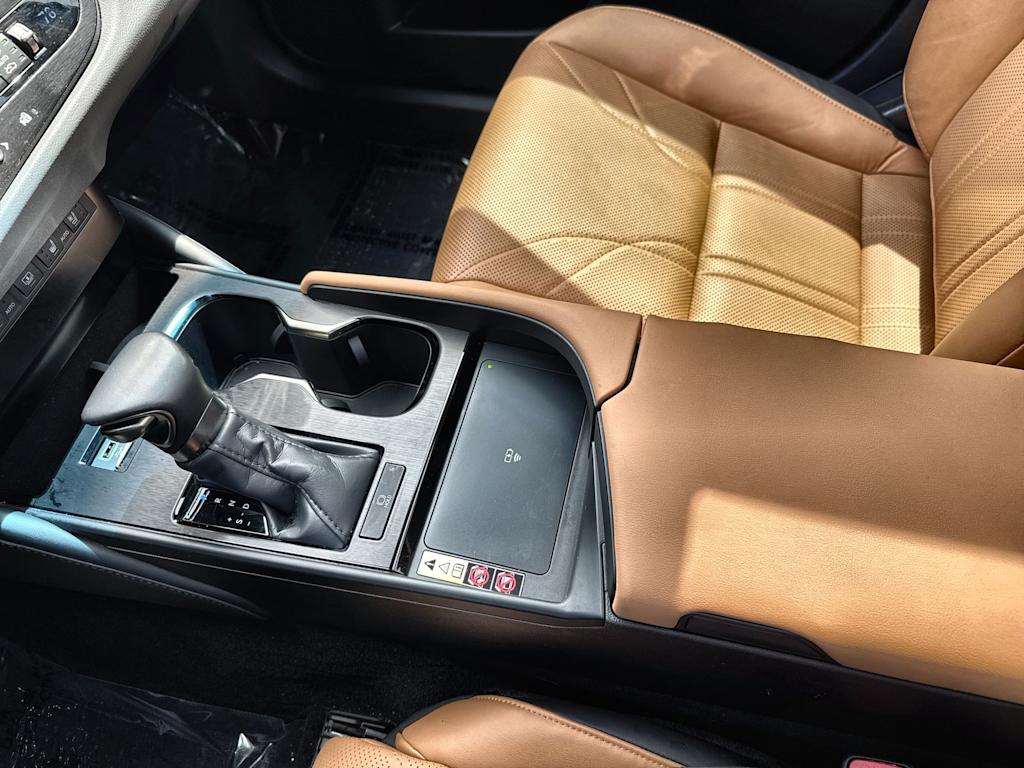 Thumbnail: 2024 Lexus ES - 15