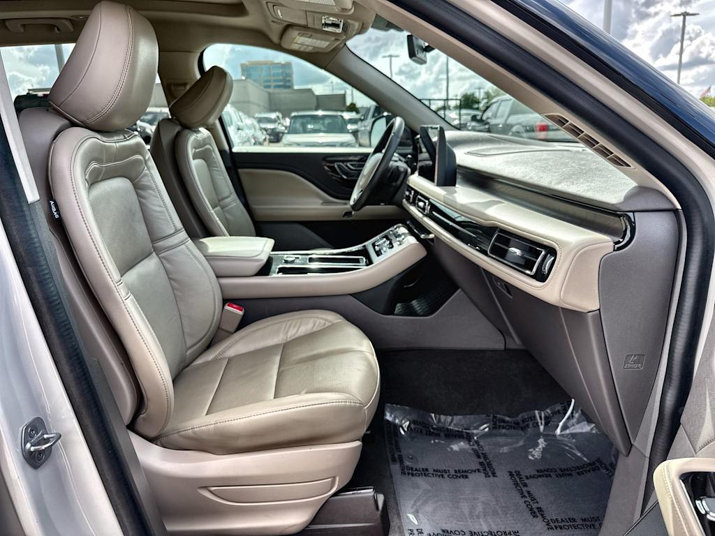 Thumbnail: 2023 Lincoln Aviator - 21