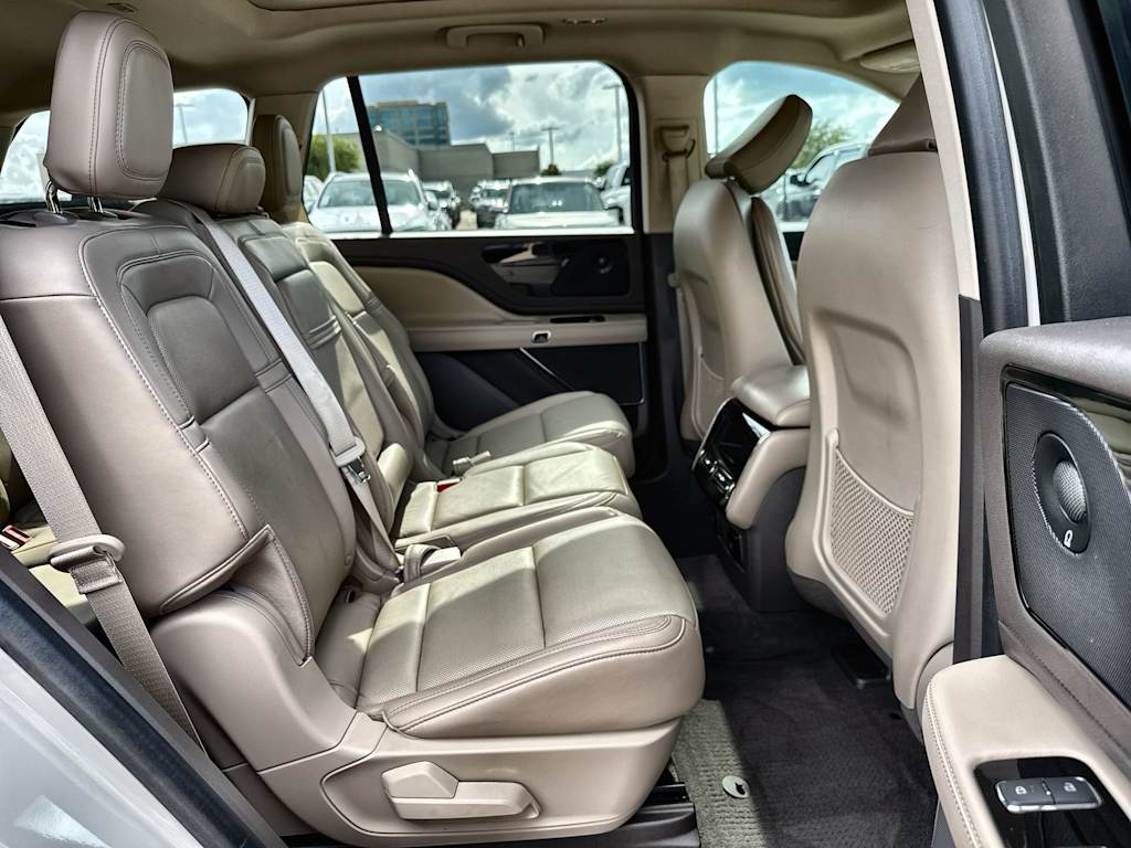 Thumbnail: 2023 Lincoln Aviator - 26