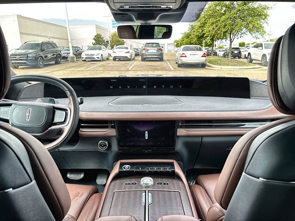 Thumbnail: 2025 Lincoln Navigator - 2