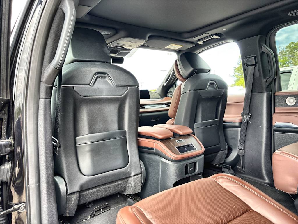 Thumbnail: 2025 Lincoln Navigator - 23