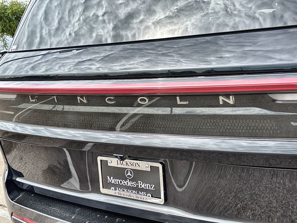Thumbnail: 2025 Lincoln Navigator - 22