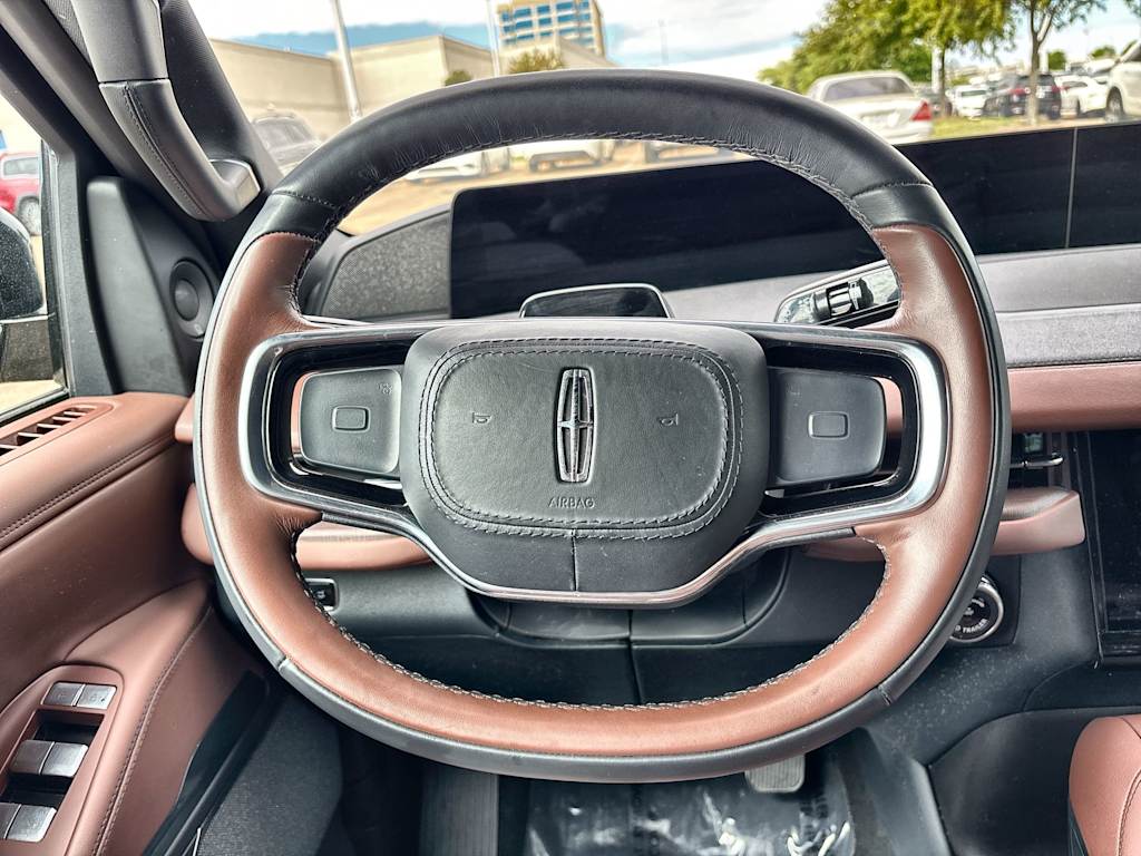 Thumbnail: 2025 Lincoln Navigator - 9