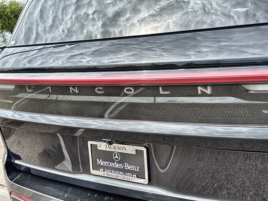 Thumbnail: 2025 Lincoln Navigator - 23