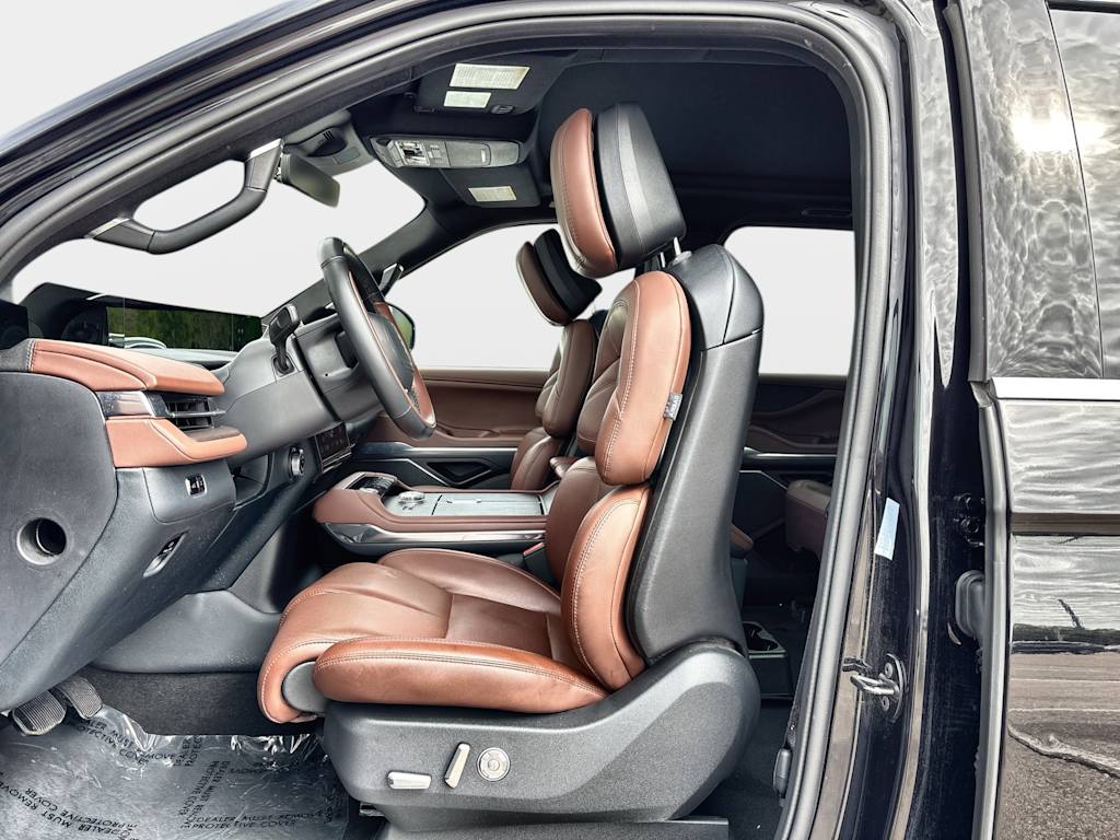 Thumbnail: 2025 Lincoln Navigator - 10