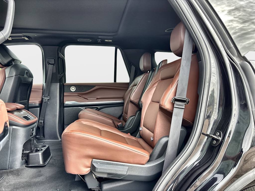 Thumbnail: 2025 Lincoln Navigator - 22