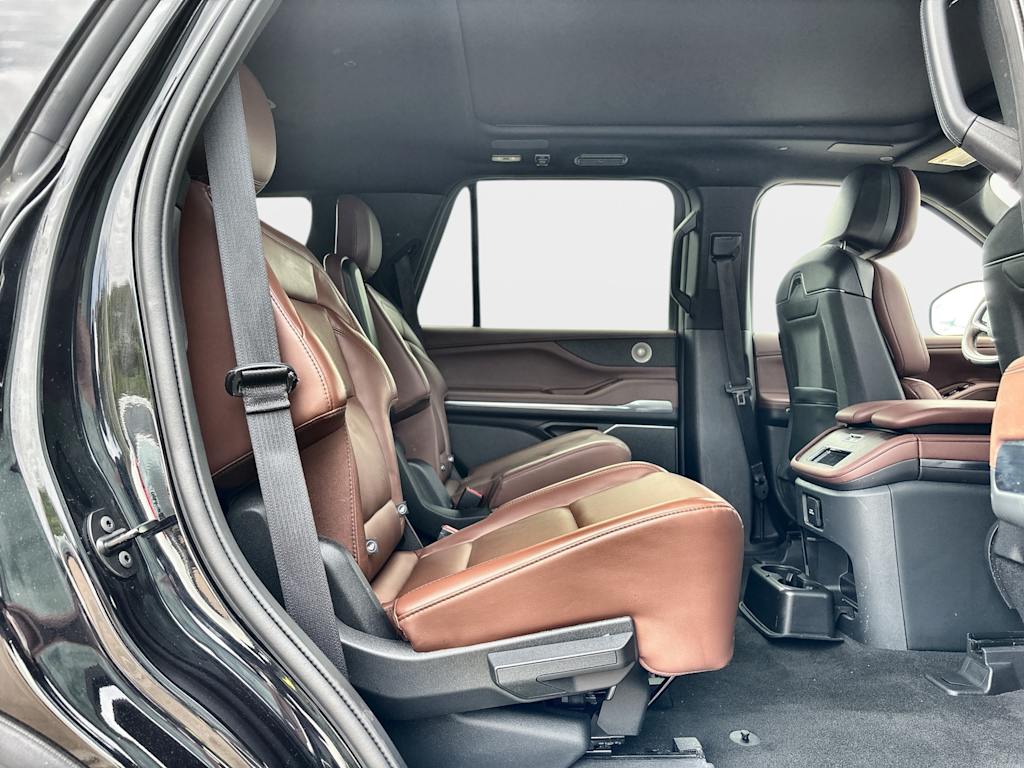 Thumbnail: 2025 Lincoln Navigator - 25