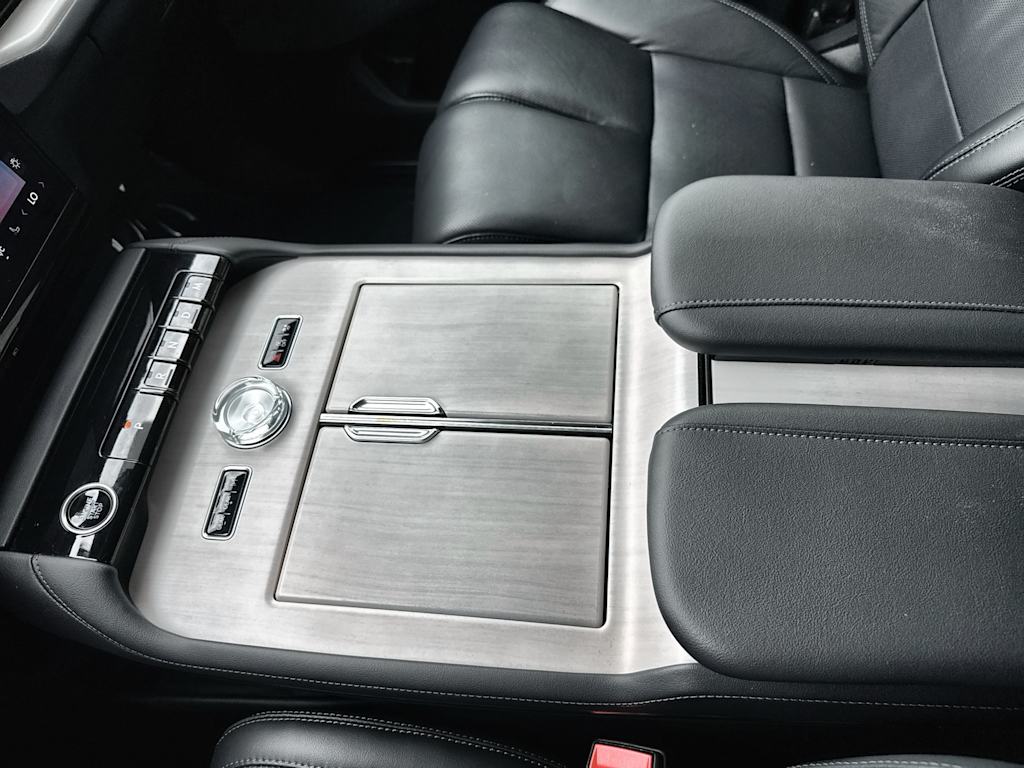 Thumbnail: 2026 Lincoln Navigator - 15