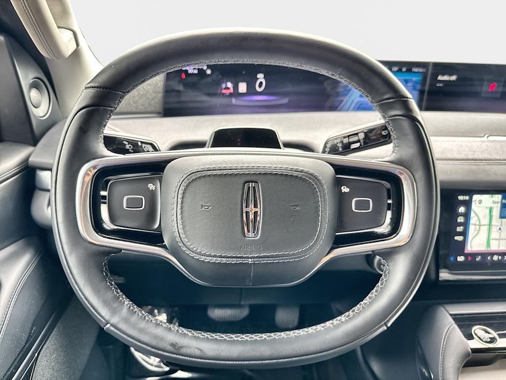 Thumbnail: 2026 Lincoln Navigator - 10