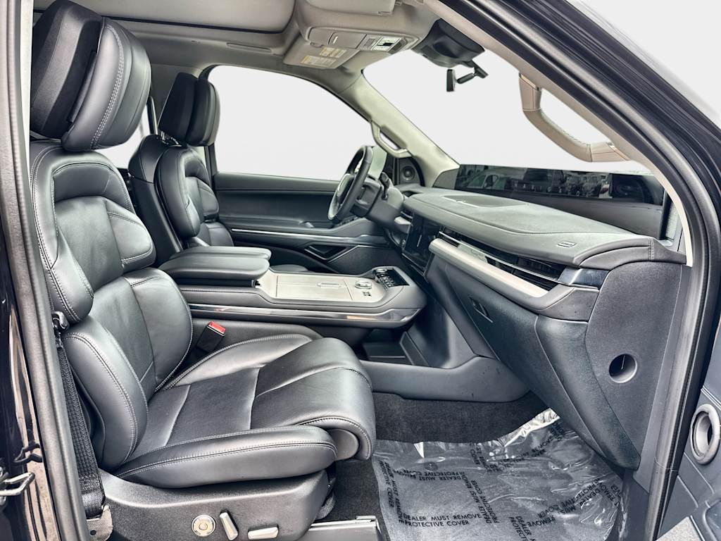 Thumbnail: 2026 Lincoln Navigator - 12