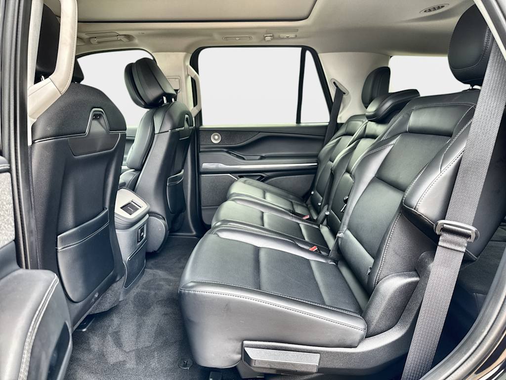 Thumbnail: 2026 Lincoln Navigator - 13
