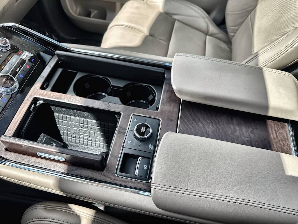 Thumbnail: 2024 Lincoln Navigator L - 25