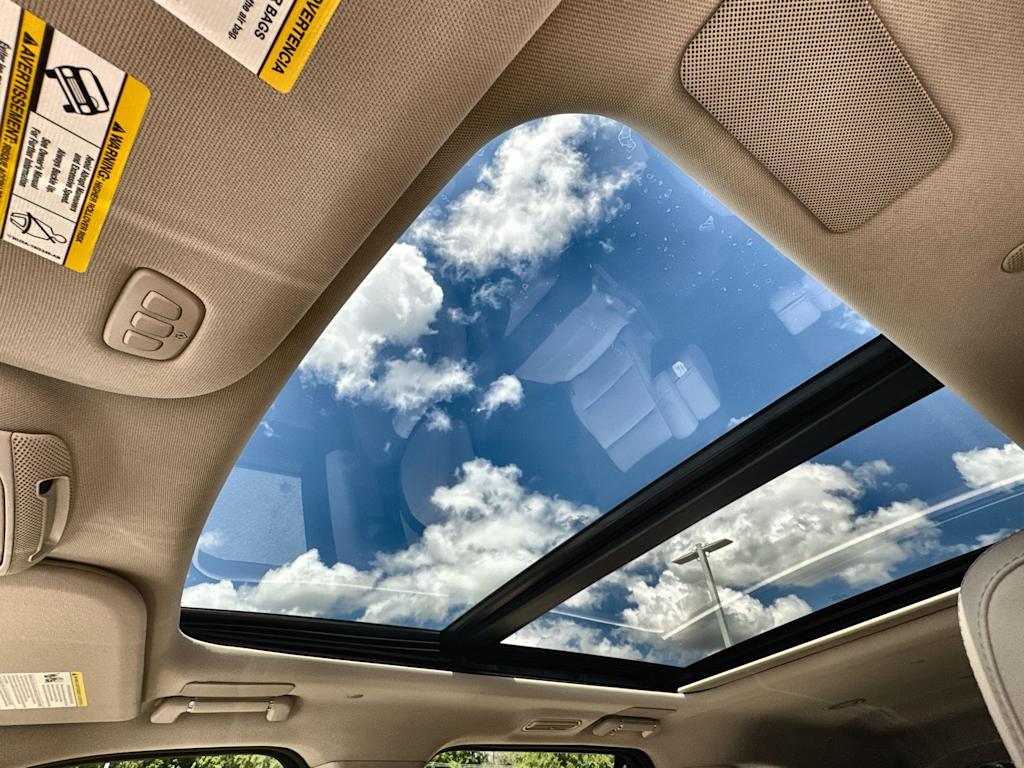 Thumbnail: 2024 Lincoln Navigator L - 28