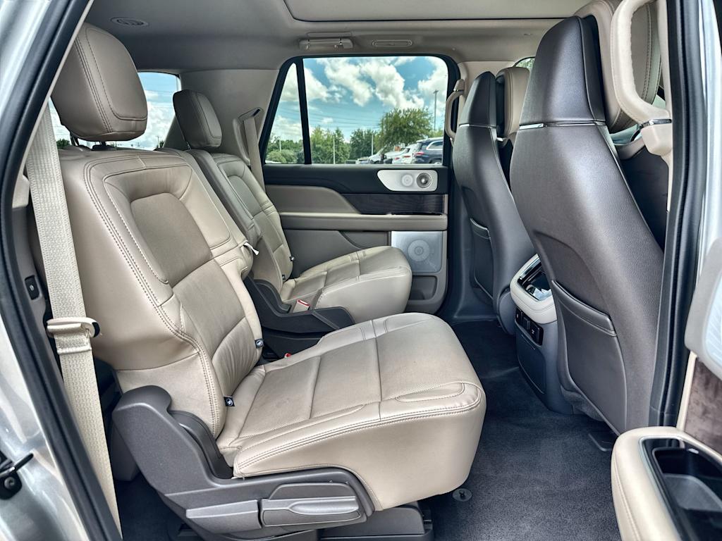 Thumbnail: 2024 Lincoln Navigator L - 24