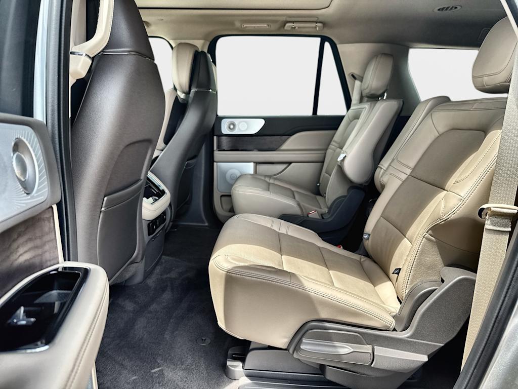 Thumbnail: 2024 Lincoln Navigator L - 12