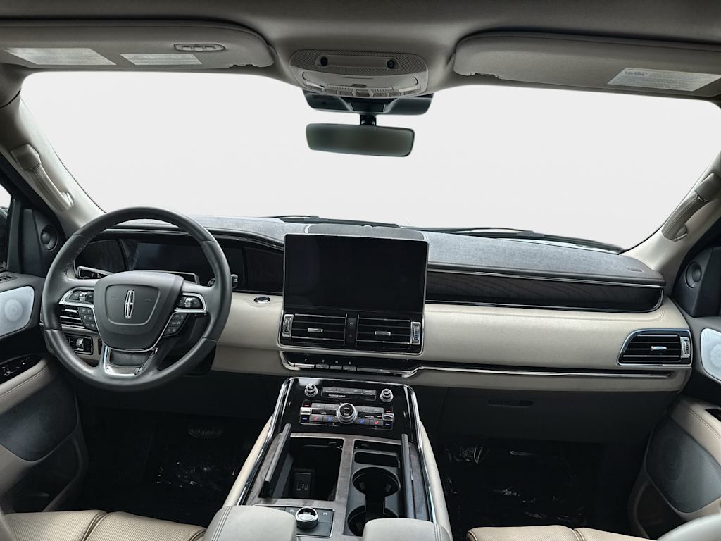 Thumbnail: 2024 Lincoln Navigator L - 2