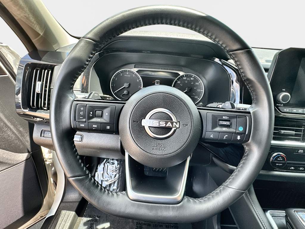 Thumbnail: 2023 Nissan Pathfinder - 9
