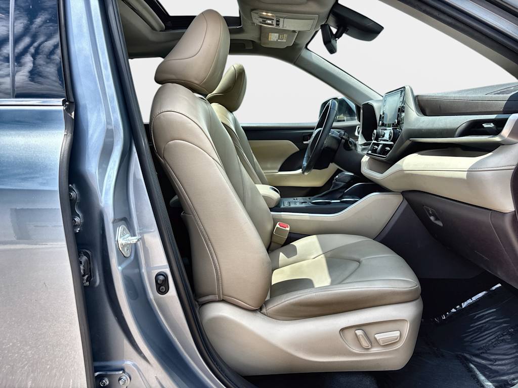 Thumbnail: 2022 Toyota Highlander - 24