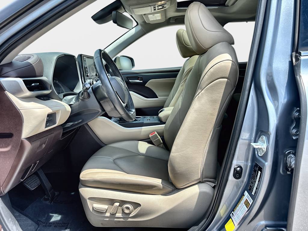 Thumbnail: 2022 Toyota Highlander - 12