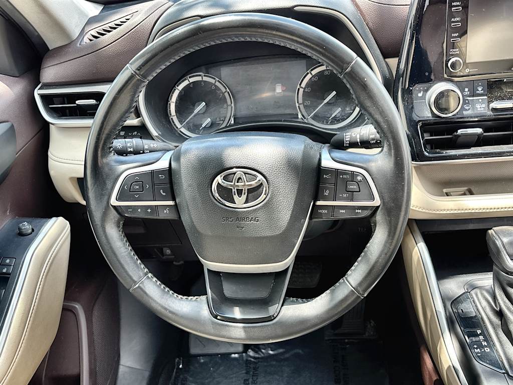 Thumbnail: 2022 Toyota Highlander - 10